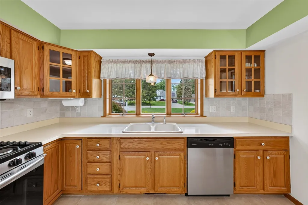 8800 Mary Ann Avenue Shelby Charter Township MI 48317