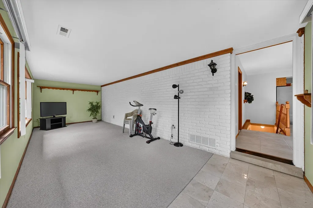 8800 Mary Ann Avenue Shelby Charter Township MI 48317