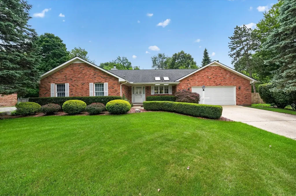 8800 Mary Ann Avenue Shelby Charter Township MI 48317