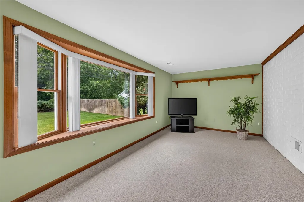 8800 Mary Ann Avenue Shelby Charter Township MI 48317