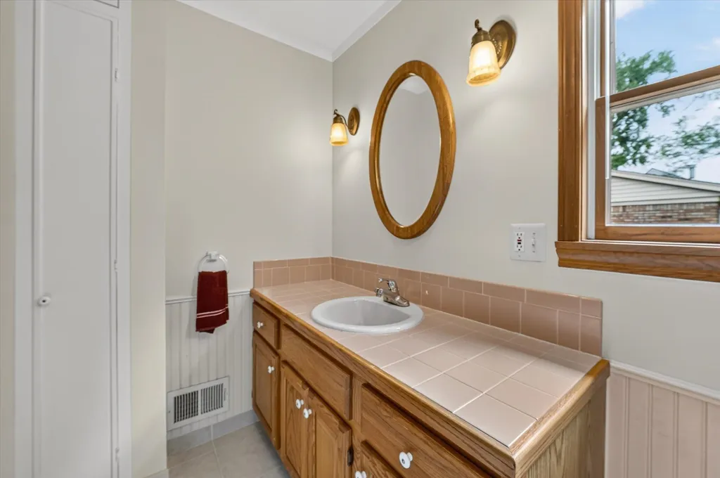 8800 Mary Ann Avenue Shelby Charter Township MI 48317