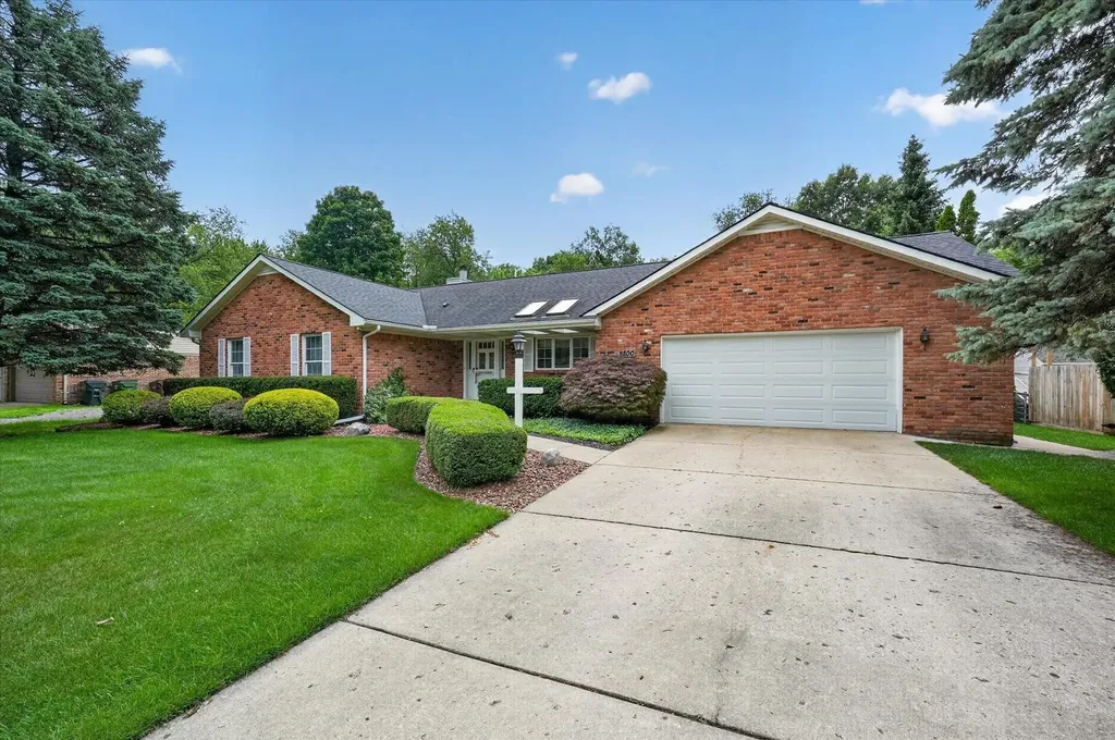 8800 Mary Ann Avenue Shelby Charter Township MI 48317
