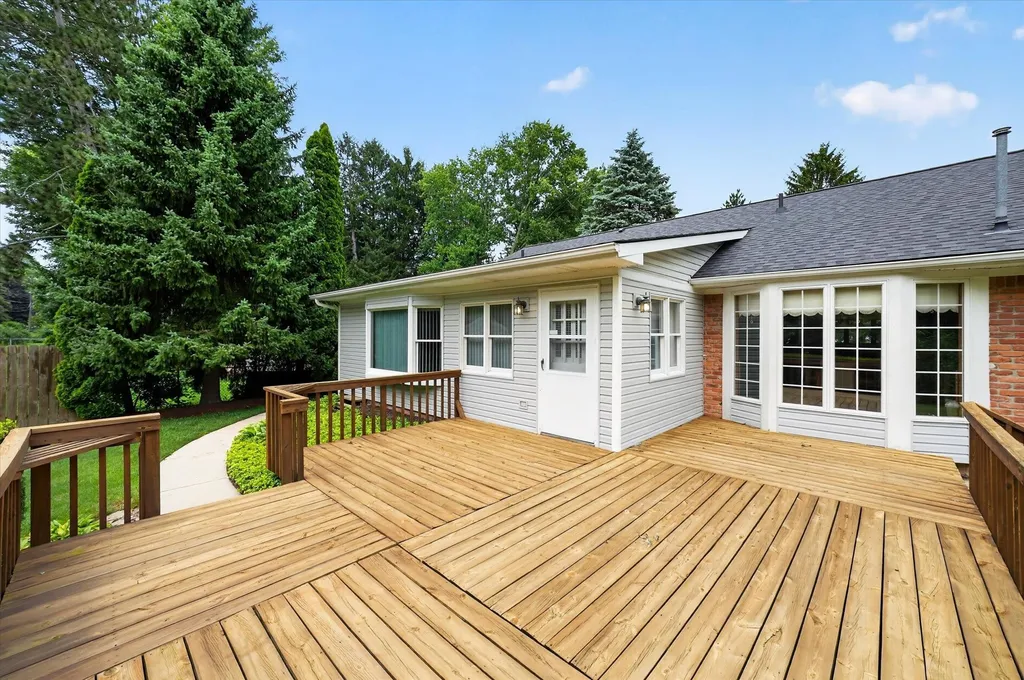 8800 Mary Ann Avenue Shelby Charter Township MI 48317