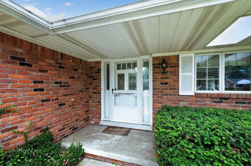 8800 Mary Ann Avenue Shelby Charter Township MI 48317