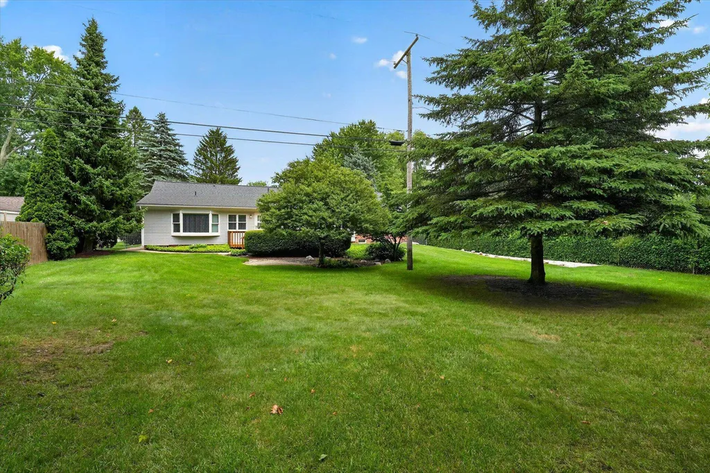 8800 Mary Ann Avenue Shelby Charter Township MI 48317