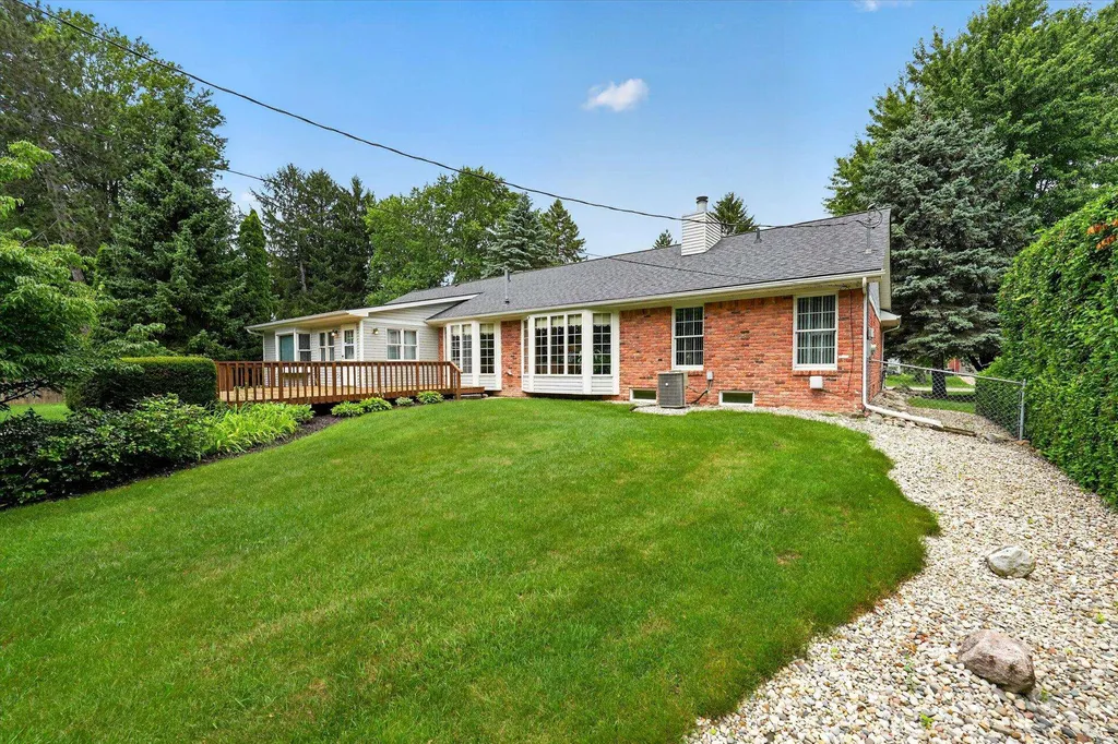 8800 Mary Ann Avenue Shelby Charter Township MI 48317