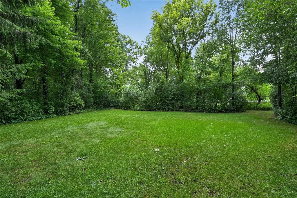 8800 Mary Ann Avenue Shelby Charter Township MI 48317