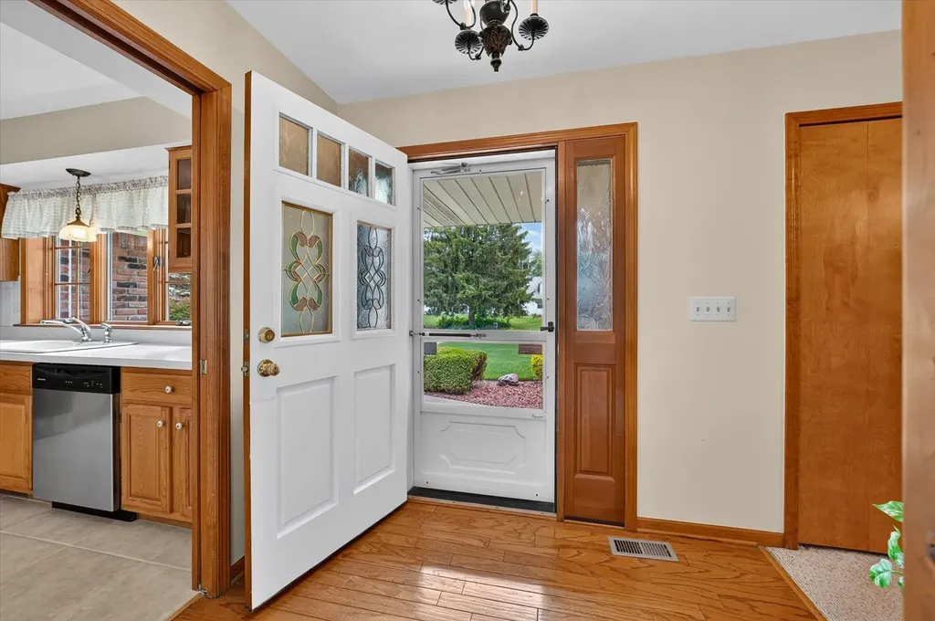 8800 Mary Ann Avenue Shelby Charter Township MI 48317