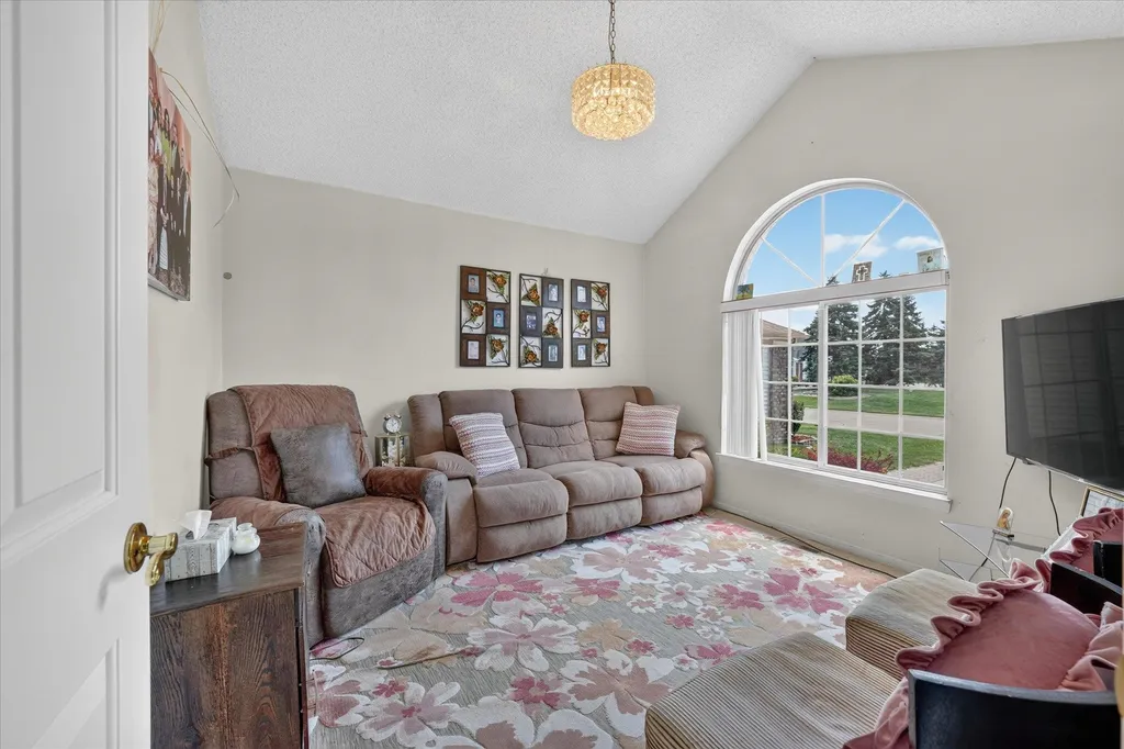 3527 New Boston Drive Sterling Heights City MI 48314