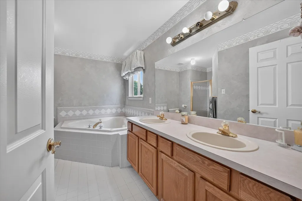 3527 New Boston Drive Sterling Heights City MI 48314