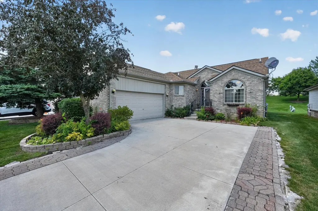3527 New Boston Drive Sterling Heights City MI 48314