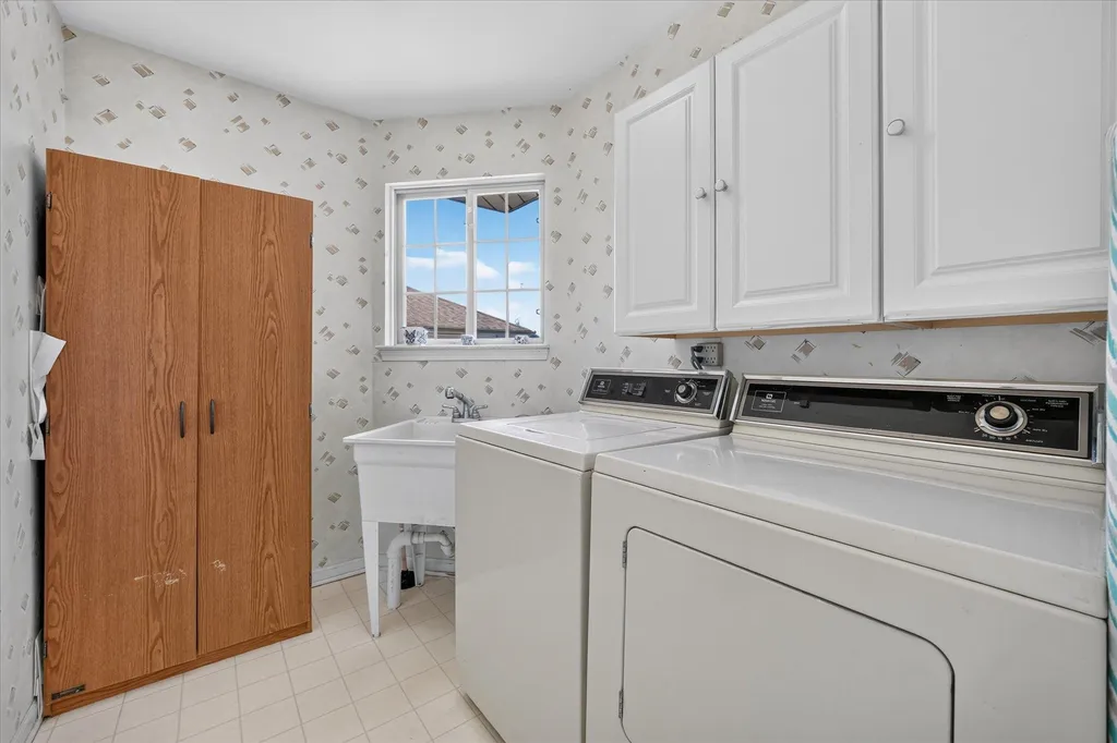 3527 New Boston Drive Sterling Heights City MI 48314