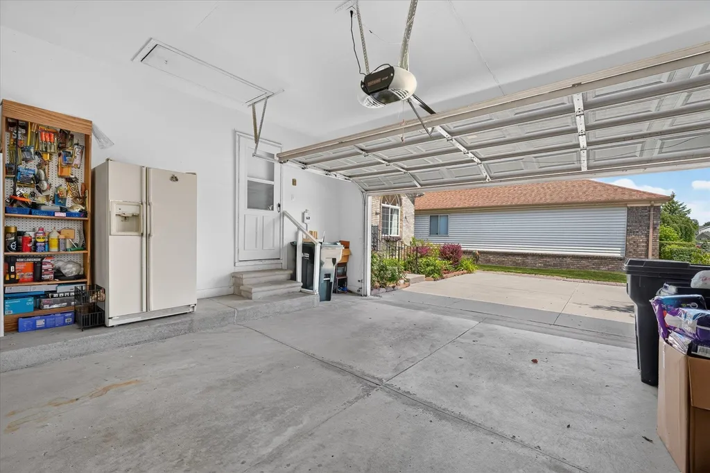 3527 New Boston Drive Sterling Heights City MI 48314