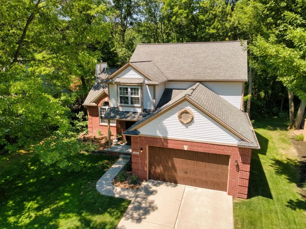 1172 Key West Drive Lake Orion Village MI 48360