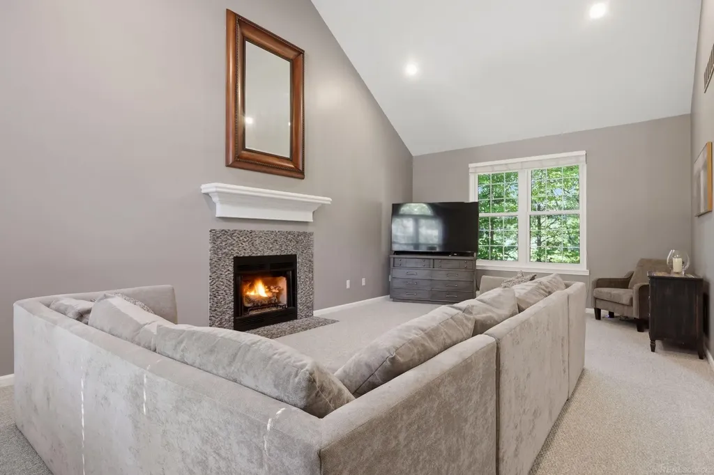 1172 Key West Drive Lake Orion Village MI 48360