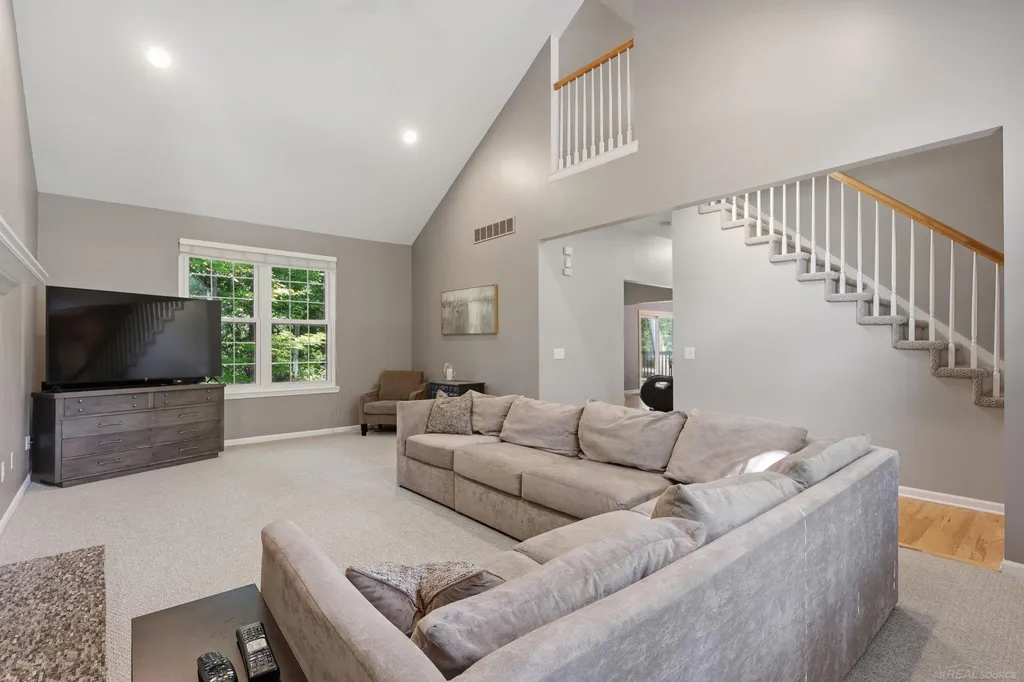 1172 Key West Drive Lake Orion Village MI 48360