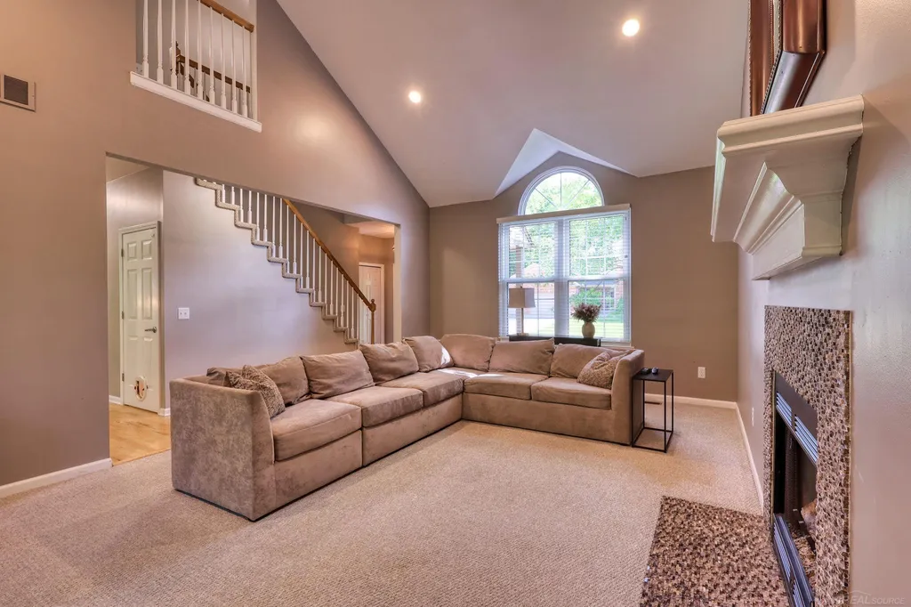 1172 Key West Drive Lake Orion Village MI 48360
