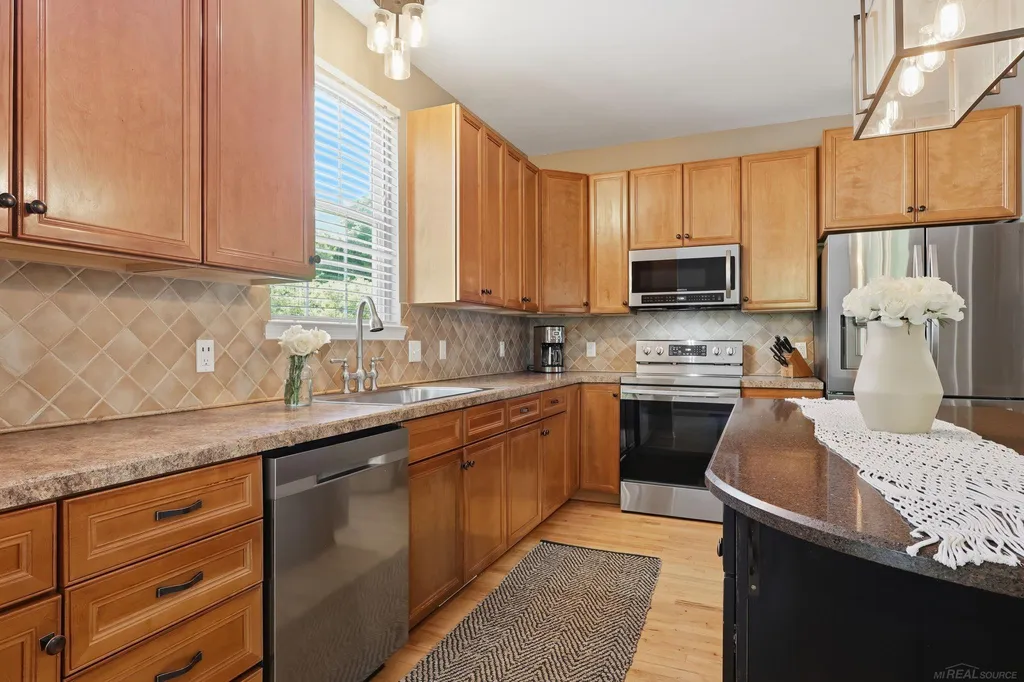 1172 Key West Drive Lake Orion Village MI 48360