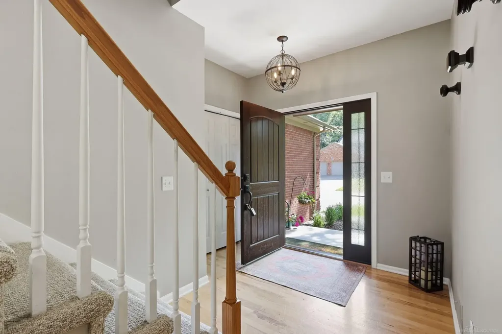 1172 Key West Drive Lake Orion Village MI 48360