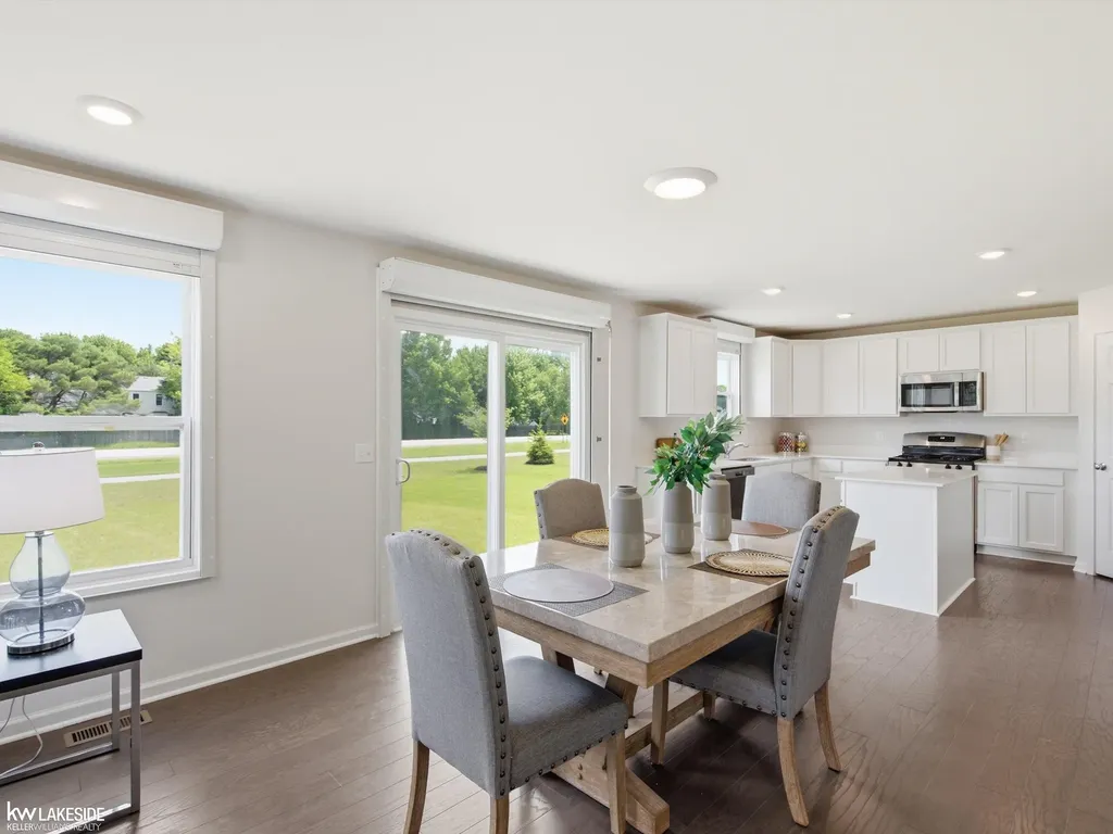 54470 Heron Circle Chesterfield Township MI 48047