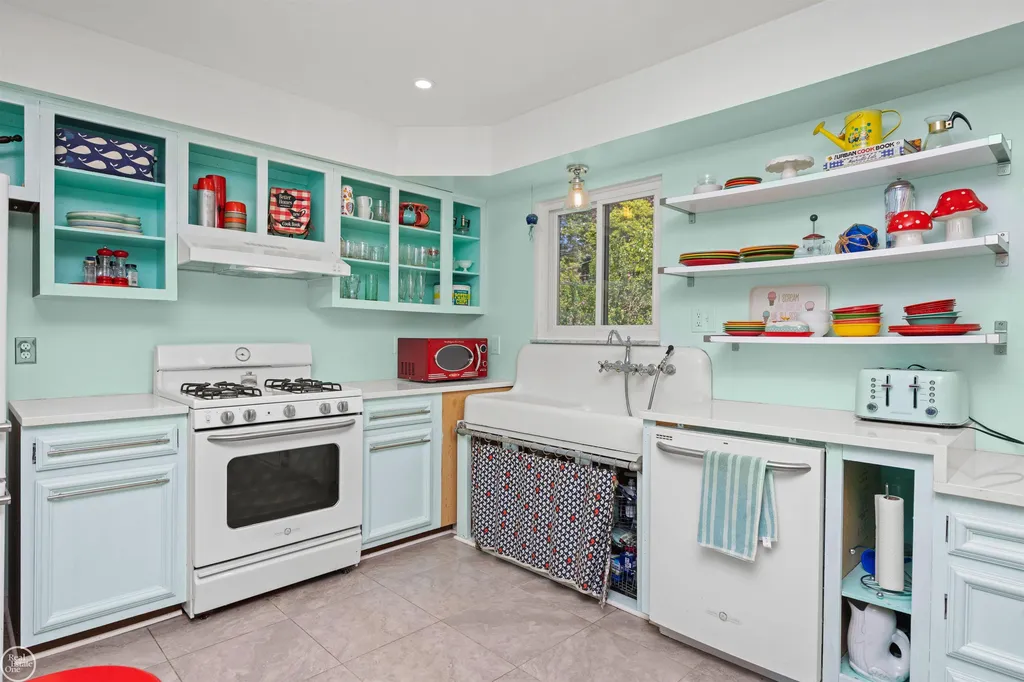 45510 Louise Court Shelby Charter Township MI 48317