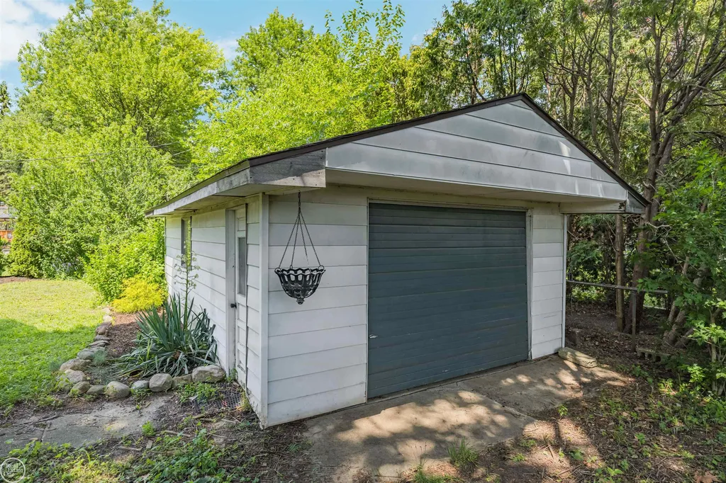 45510 Louise Court Shelby Charter Township MI 48317
