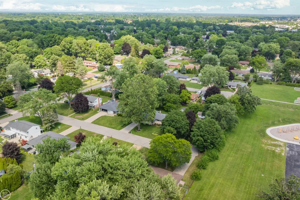 45510 Louise Court Shelby Charter Township MI 48317