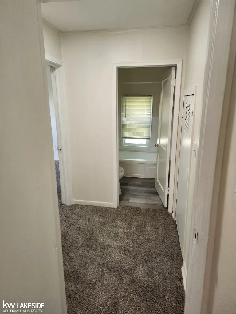 8158 Westminster Avenue Warren City MI 48089