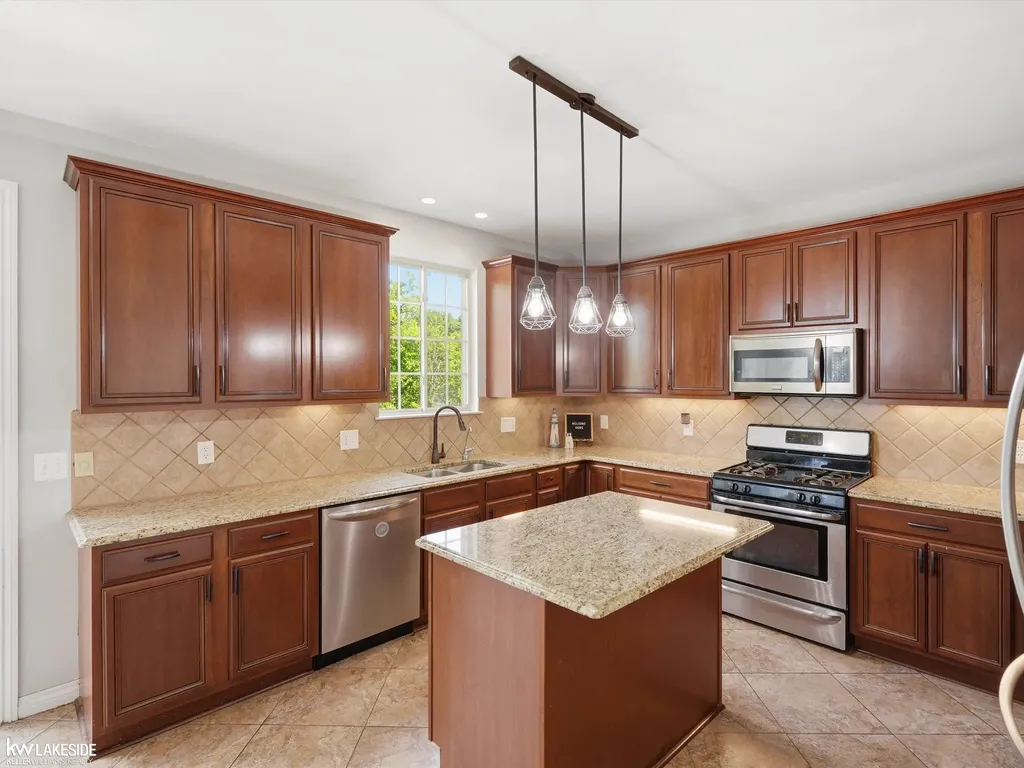 25346 Stanley Lane Lyon Charter Township MI 48178