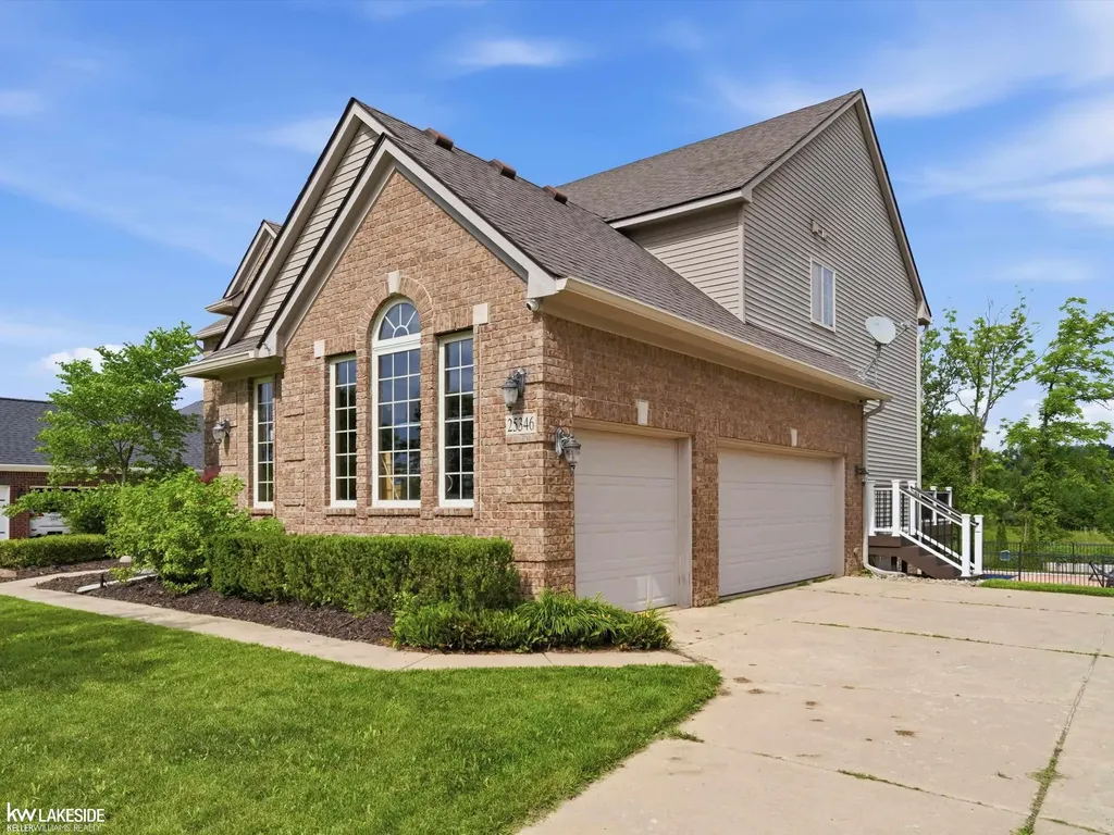 25346 Stanley Lane Lyon Charter Township MI 48178