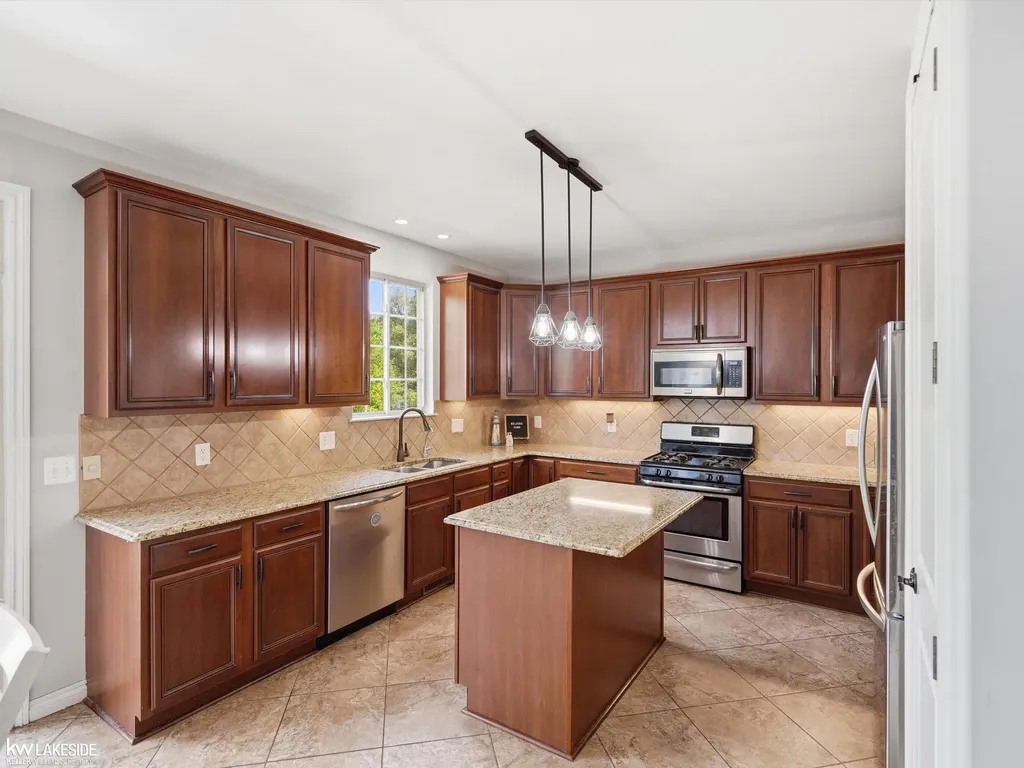 25346 Stanley Lane Lyon Charter Township MI 48178
