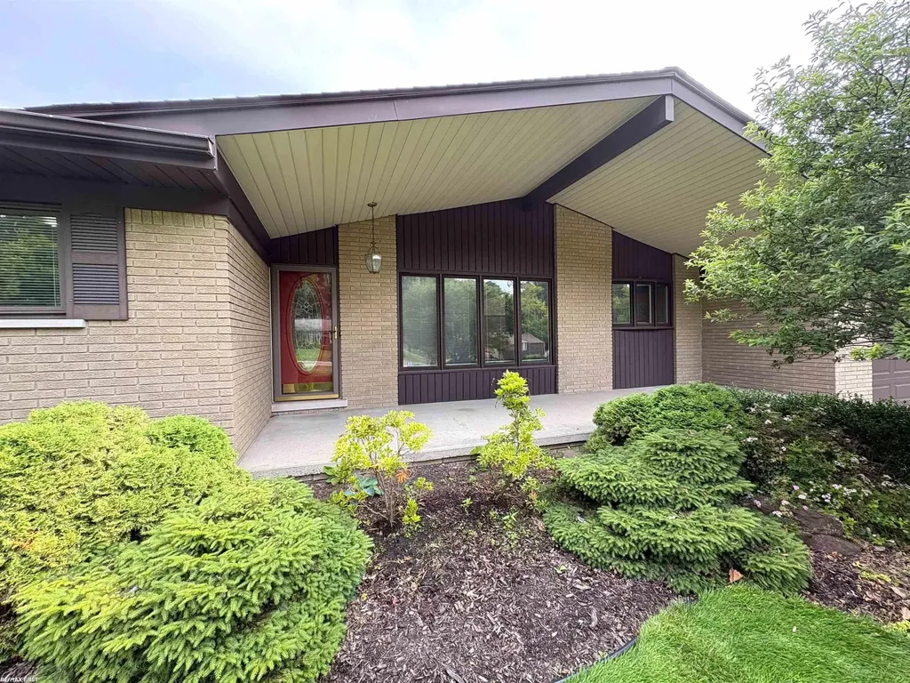 20210 Anita Street Clinton Charter Township MI 48036