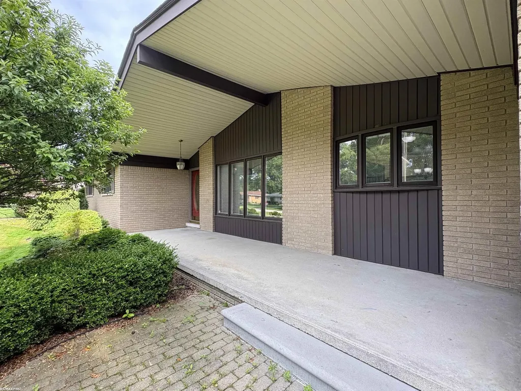 20210 Anita Street Clinton Charter Township MI 48036