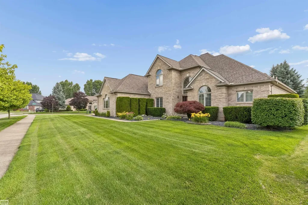 14777 Sparrow Drive Shelby Charter Township MI 48315