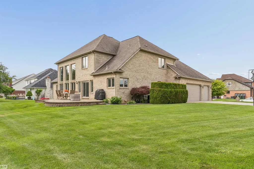 14777 Sparrow Drive Shelby Charter Township MI 48315