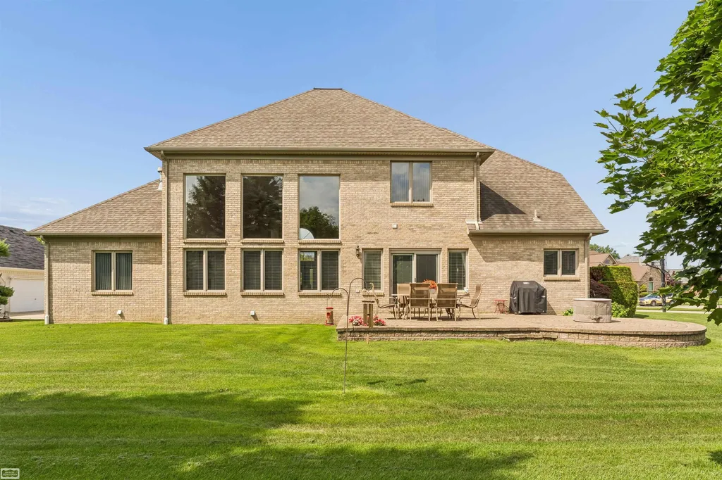 14777 Sparrow Drive Shelby Charter Township MI 48315
