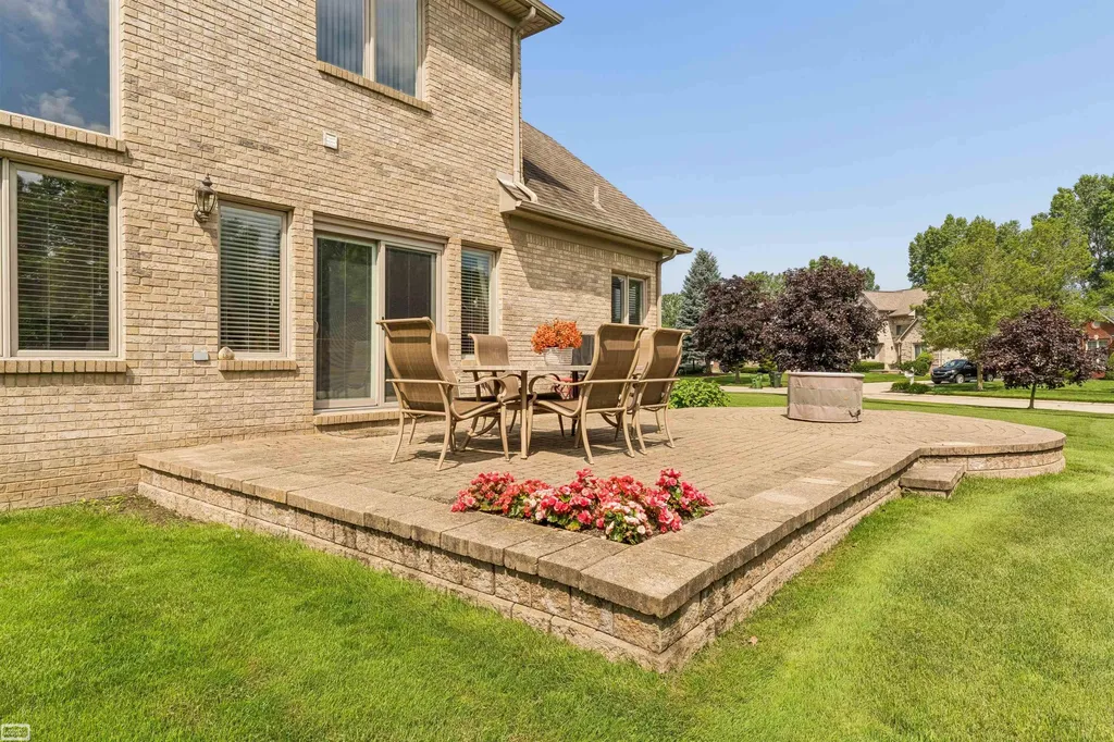 14777 Sparrow Drive Shelby Charter Township MI 48315