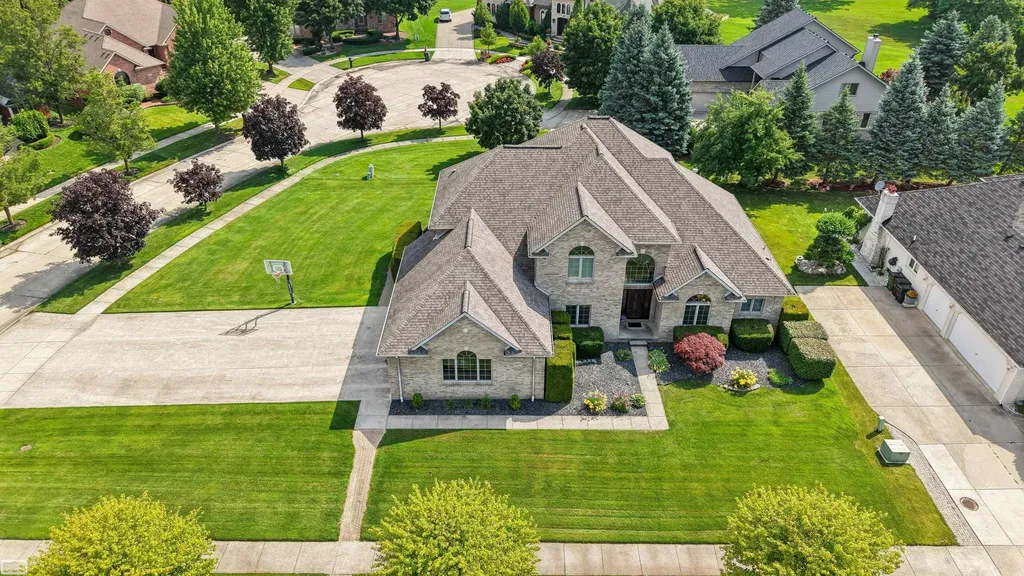 14777 Sparrow Drive Shelby Charter Township MI 48315