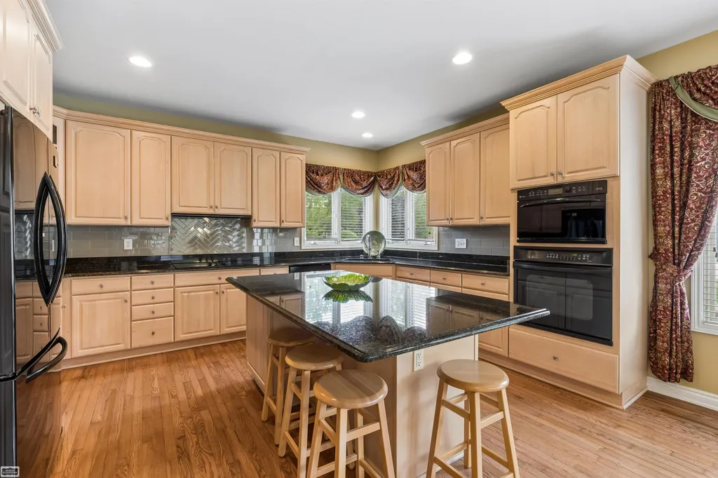 14777 Sparrow Drive Shelby Charter Township MI 48315