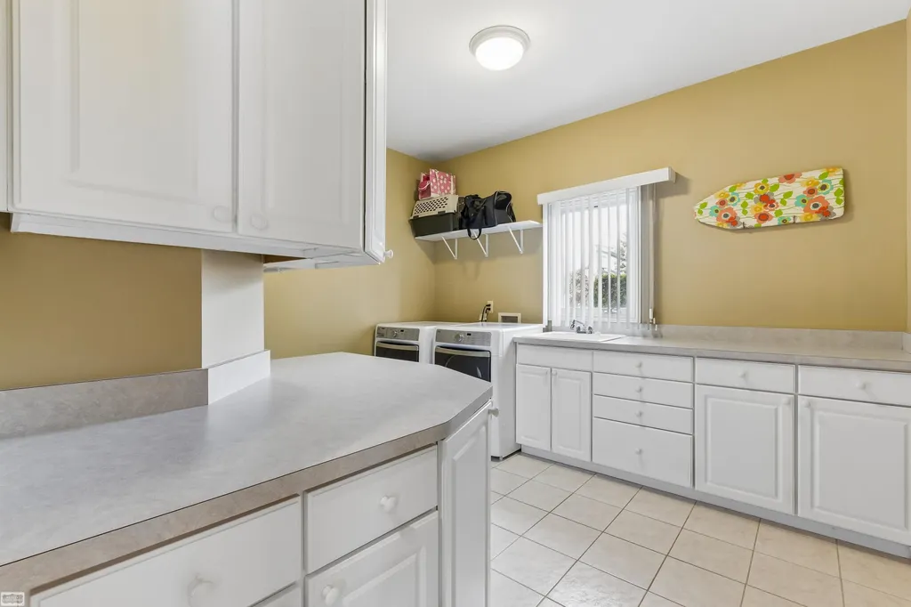 14777 Sparrow Drive Shelby Charter Township MI 48315