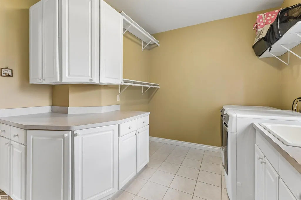 14777 Sparrow Drive Shelby Charter Township MI 48315