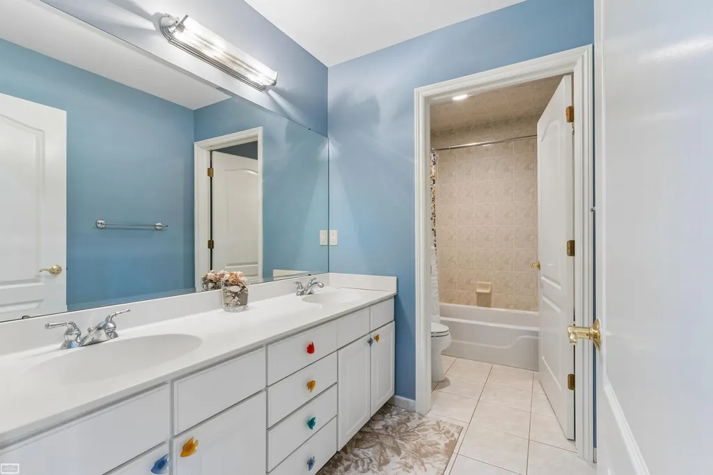 14777 Sparrow Drive Shelby Charter Township MI 48315