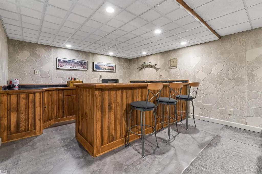 14777 Sparrow Drive Shelby Charter Township MI 48315