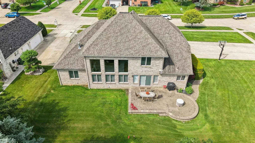14777 Sparrow Drive Shelby Charter Township MI 48315