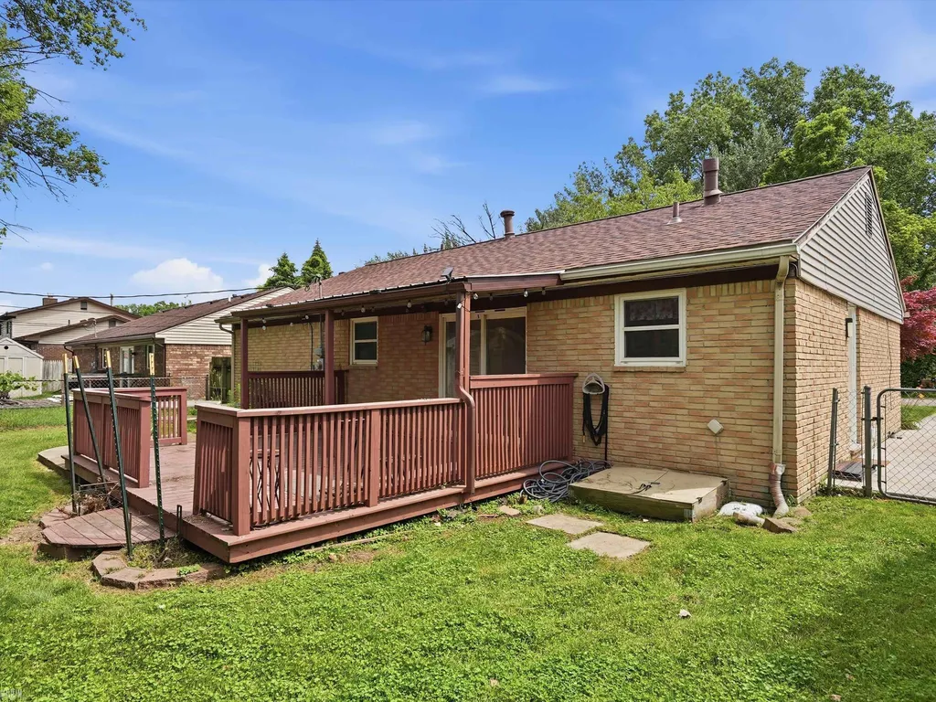 15861 Coral Avenue Clinton Charter Township MI 48035