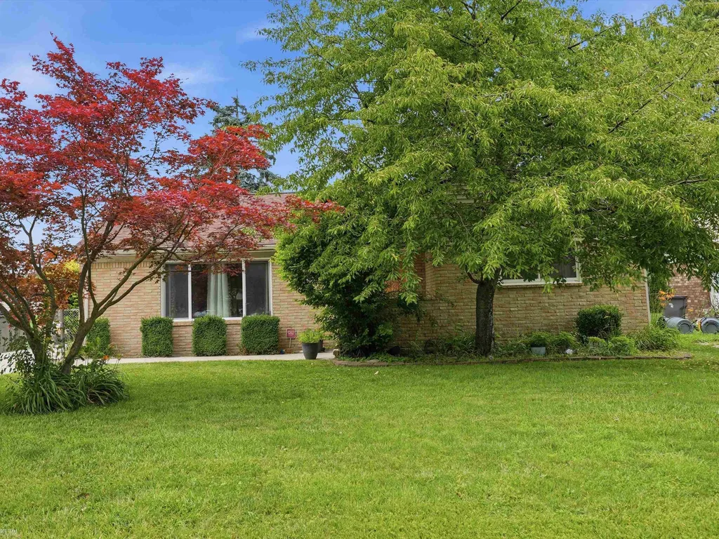 15861 Coral Avenue Clinton Charter Township MI 48035