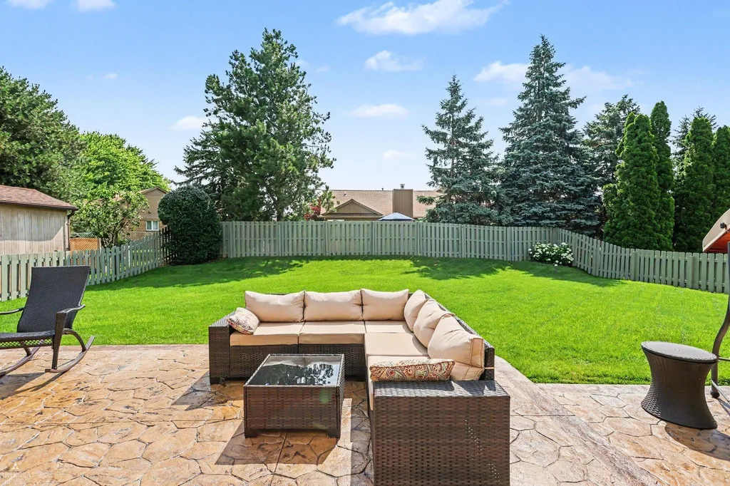 41498 Mary Kay Drive Clinton Charter Township MI 48038