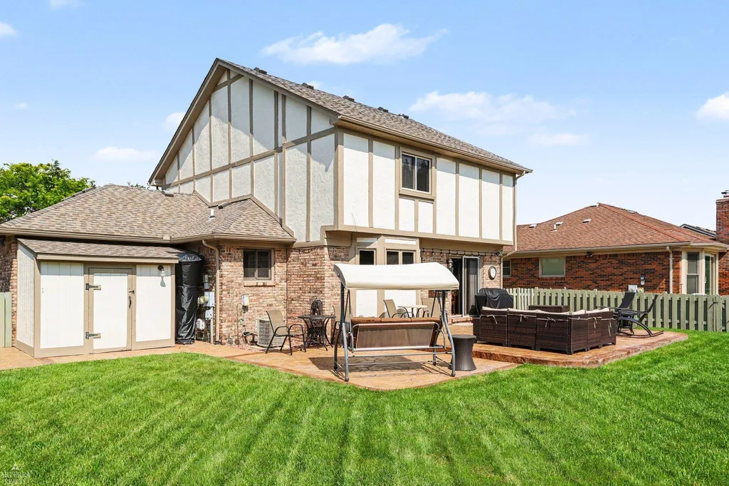 41498 Mary Kay Drive Clinton Charter Township MI 48038