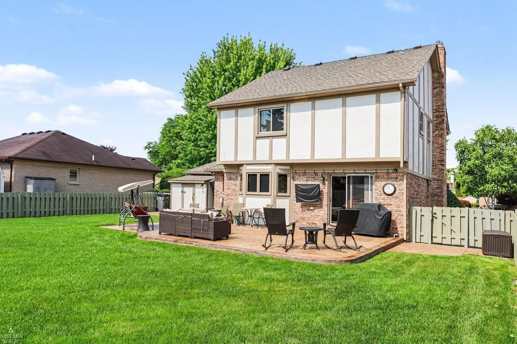 41498 Mary Kay Drive Clinton Charter Township MI 48038