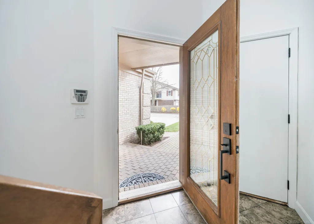 26230 Harbour Pointe Drive Harrison Charter Township MI 48045